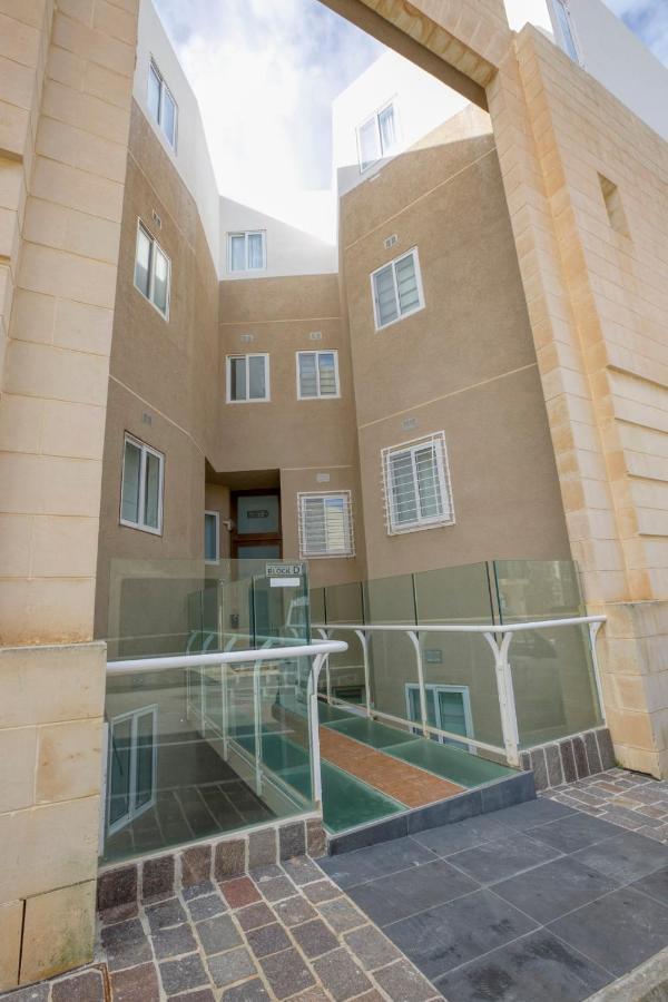 Apartment With Pool-Hosted By Sweetstay Zebbug  Exterior photo